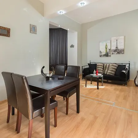Amazing Apartment 300 Meters From The Old Town Apartment