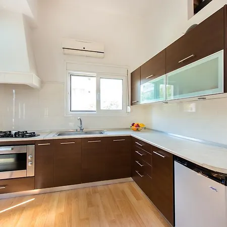 Amazing 300 Meters From The Old Town *